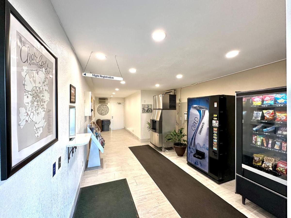 Royal Inn And Suites Charlotte Airport Zewnętrze zdjęcie