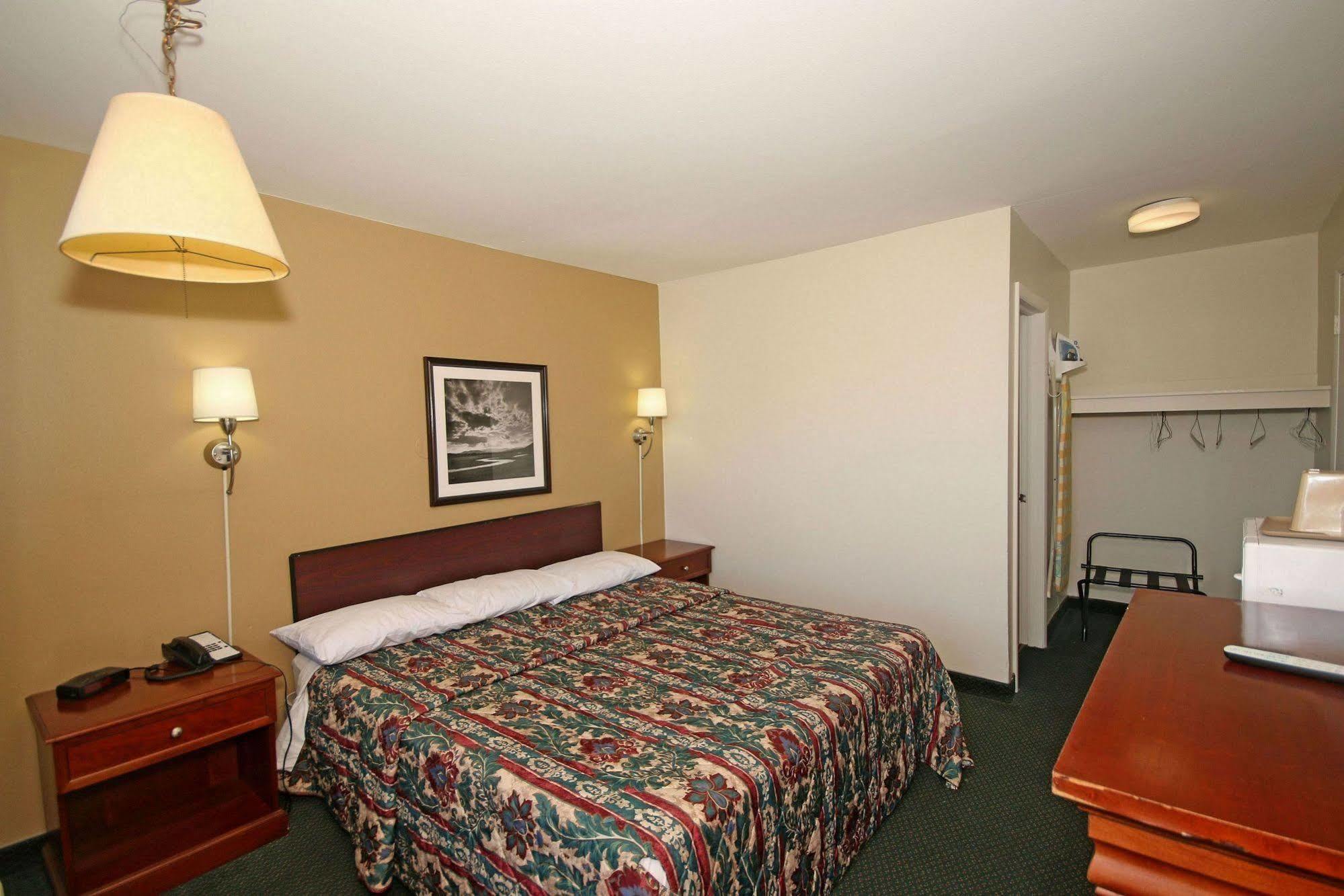 Royal Inn And Suites Charlotte Airport Zewnętrze zdjęcie